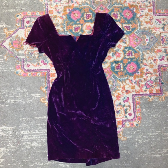 Dresses & Skirts - vintage purple velvet bodycon evening dressa